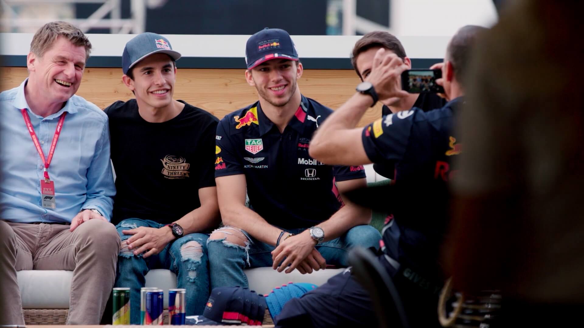 Screenshot aus Red Bull Holzhaus