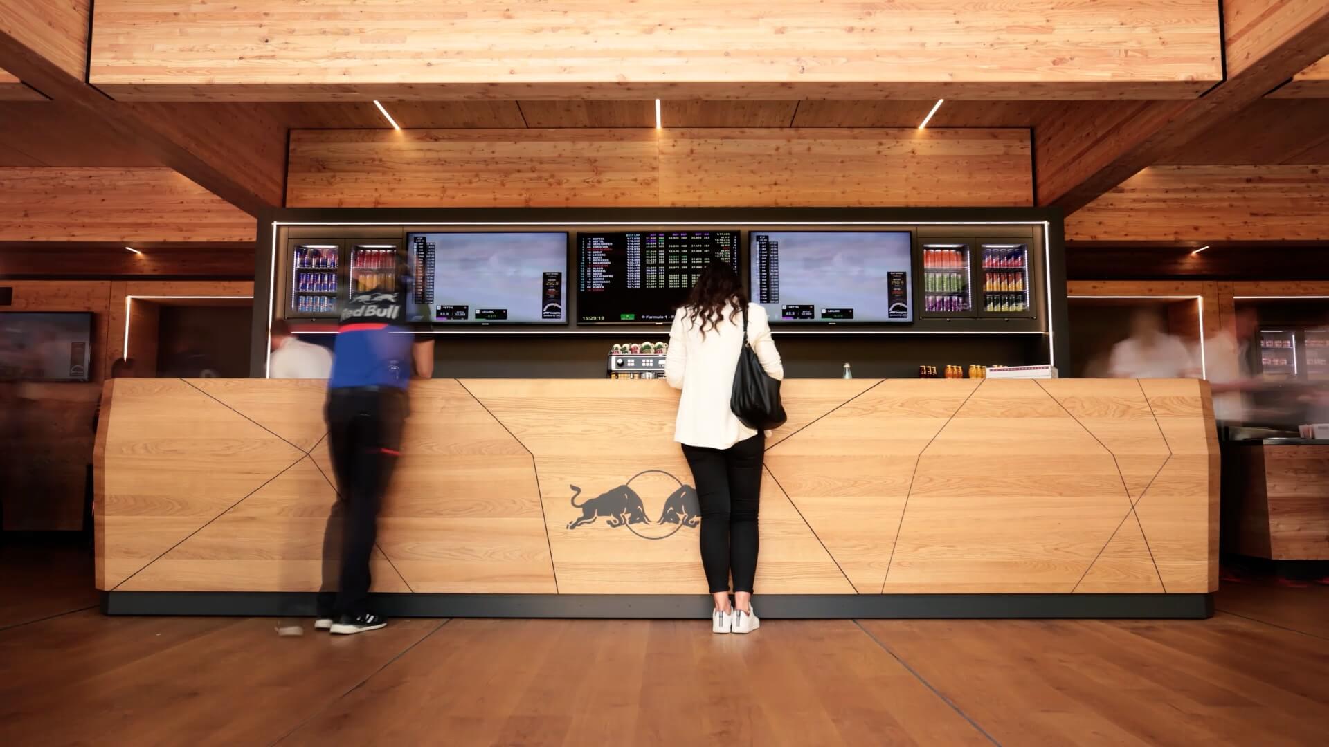Screenshot aus Red Bull Holzhaus